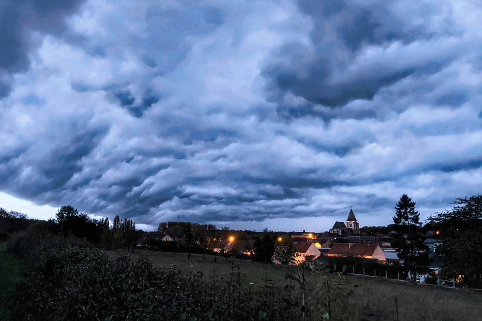 Gros temps sur le village de Bray sur Somme